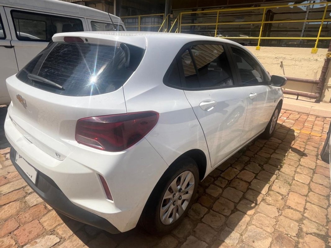 LOTE 006 - Automóvel CHEV/ONIX 10MT LT1, ano/modelo 2022/2023