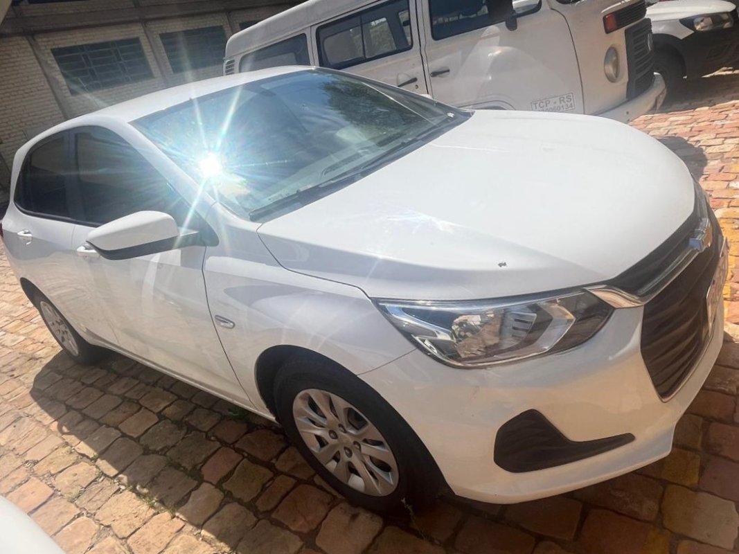 LOTE 006 - Automóvel CHEV/ONIX 10MT LT1, ano/modelo 2022/2023